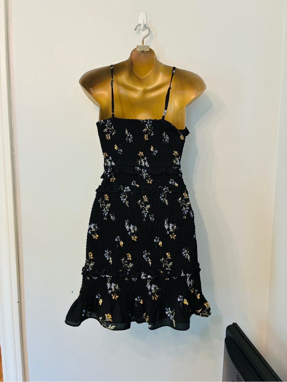 Abercrombie & Fitch Smocked Floral Mini Dress – Black – Size Small - Picture 5 of 7
